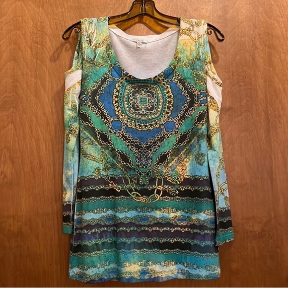 Cache Cold Shoulder Top - Picture 4 of 10